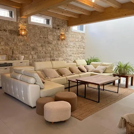El Pecu Starfamiliar Villa *